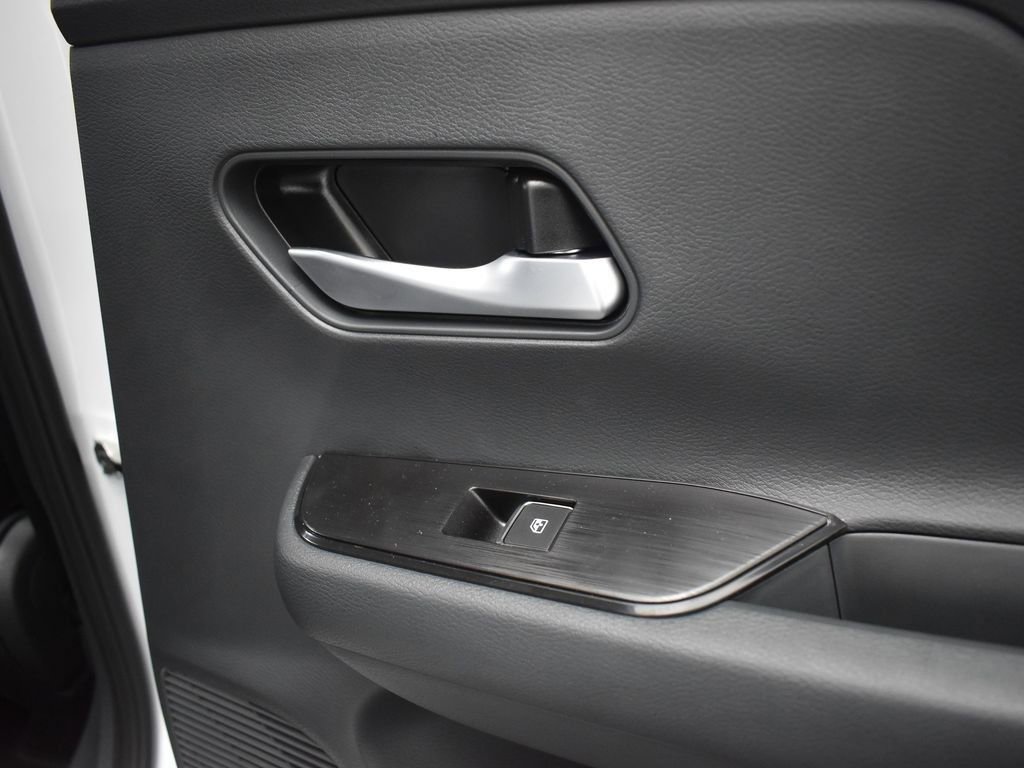 New 2026 Nissan Kicks SR w/ Illumination Package FWD image 19