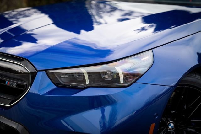 Used 2025 BMW M5 w/ Executive Package image 4