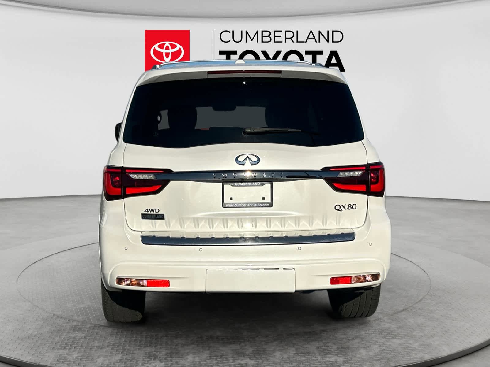 Used 2024 INFINITI QX80 Premium Select w/ Cargo Package AWD/4WD image 4