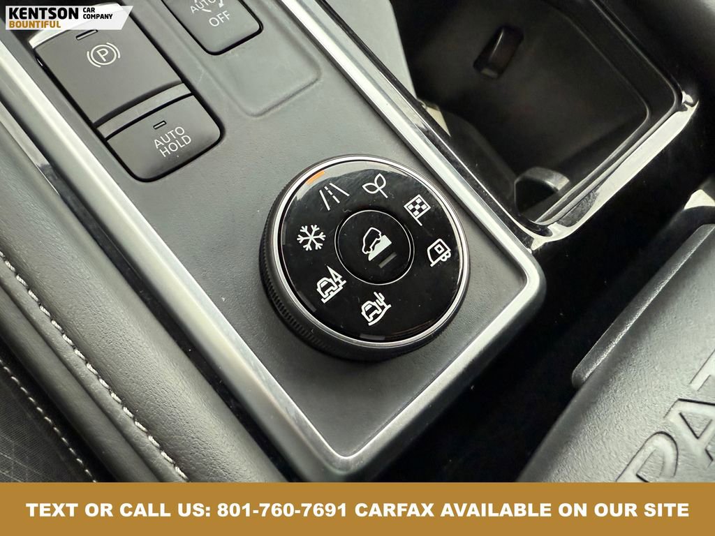 Used 2025 Nissan Pathfinder SV image 27