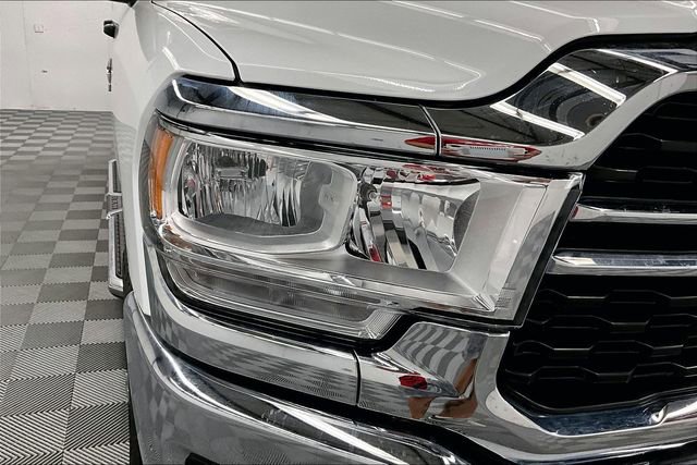 Used 2024 RAM 2500 Big Horn AWD/4WD image 32
