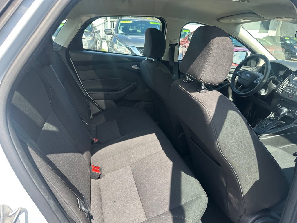 Used 2017 Ford Focus SE FWD image 14