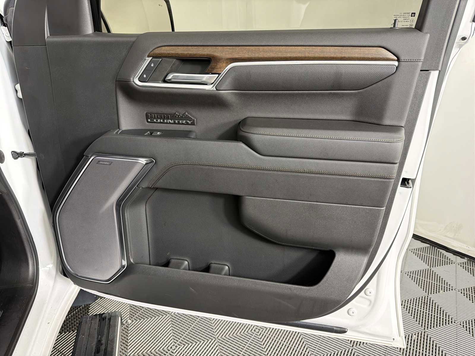 Used 2023 Chevrolet Silverado 1500 High Country w/ High Country Premium Package image 13