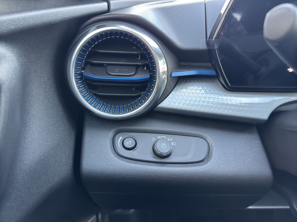 New 2026 Chevrolet Trax LT image 19