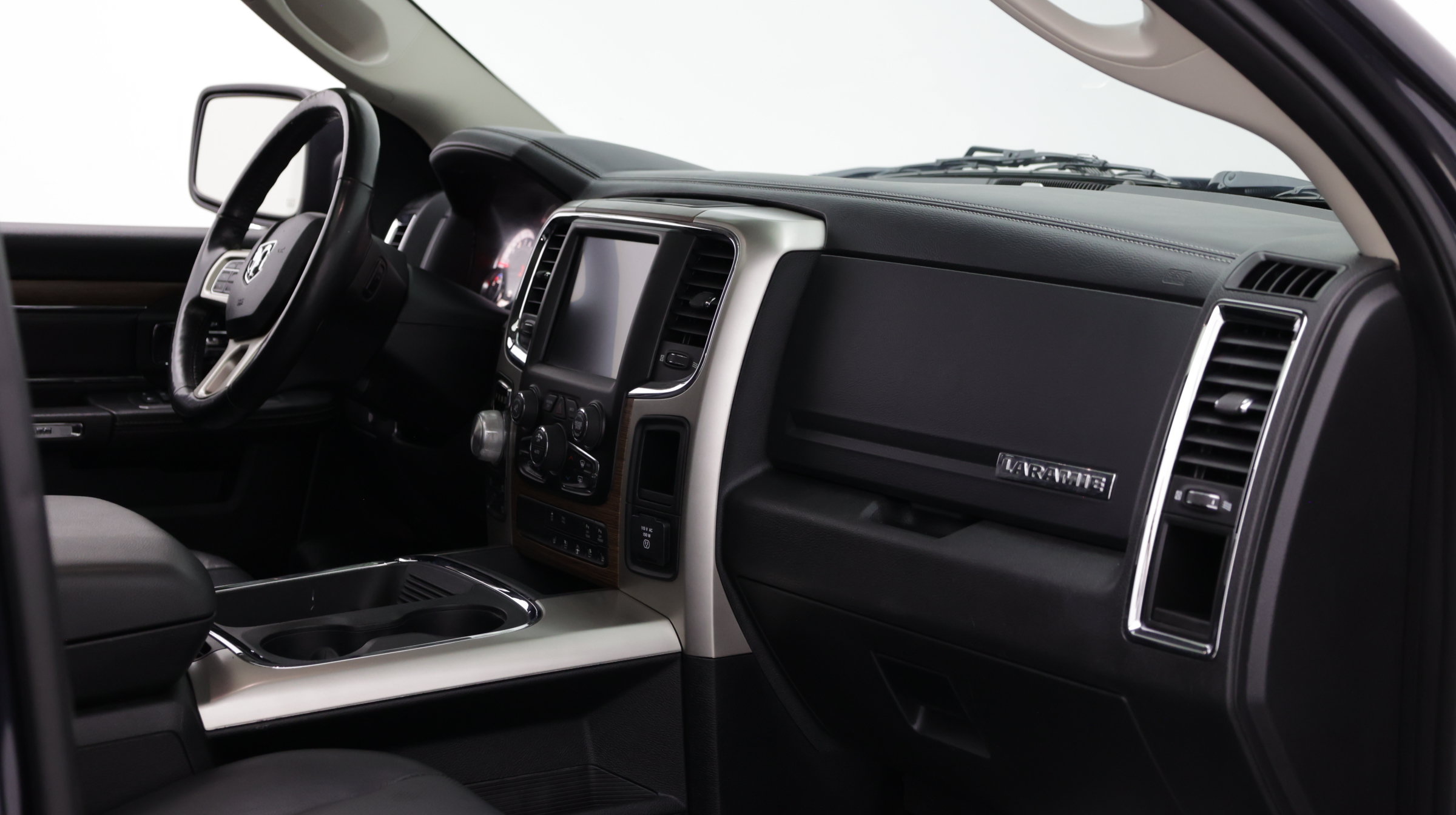 Used 2017 RAM 1500 Laramie w/ Convenience Group AWD/4WD image 47