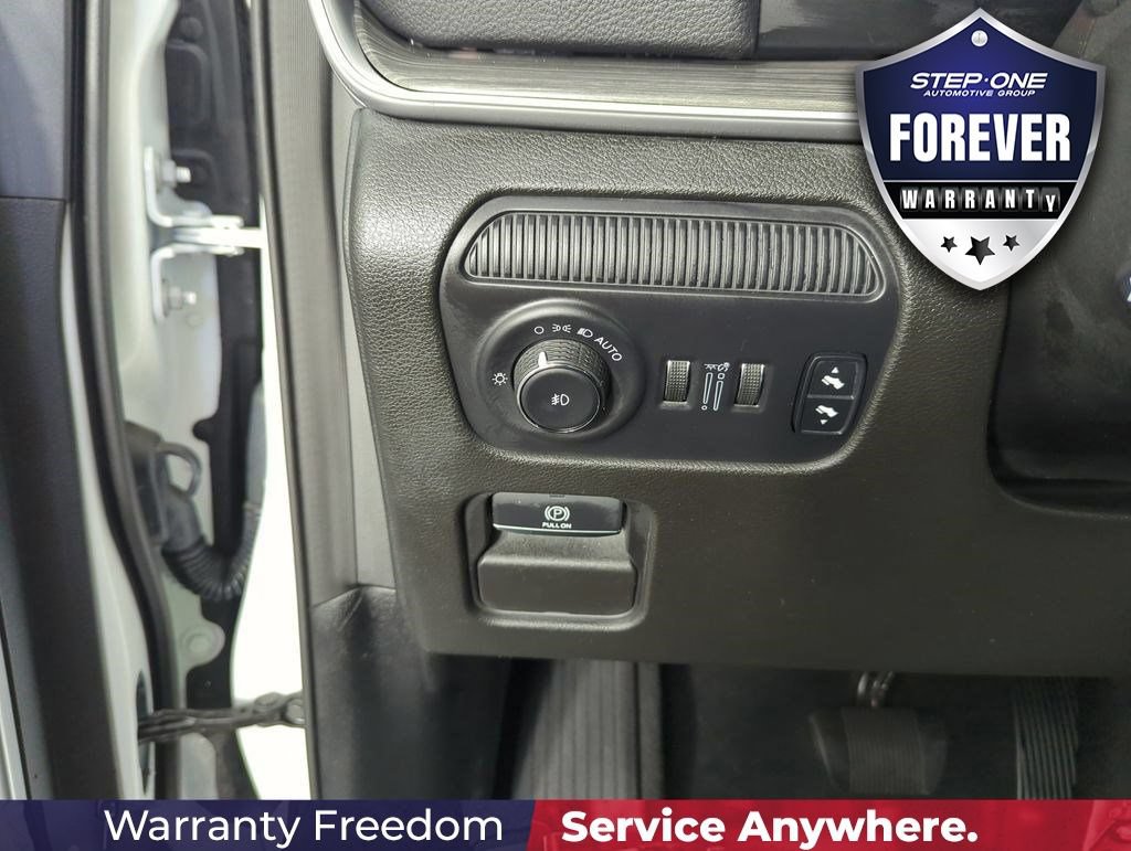 Used 2024 Jeep Wagoneer Series II w/ Flexible Seating Group RWD image 20