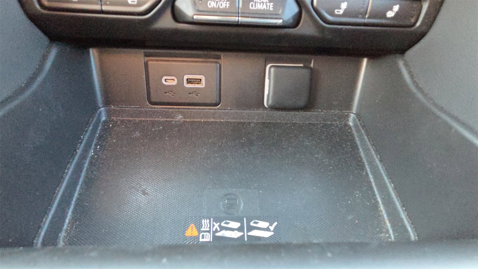 Used 2022 Chevrolet Suburban Z71 w/ Z71 Off-Road Package image 35