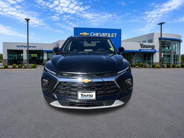 Used 2025 Chevrolet Blazer LT w/ Convenience Package AWD/4WD image 2
