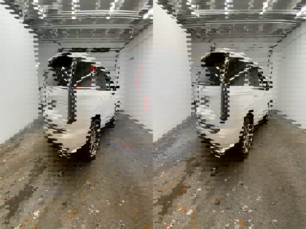 Certified 2024 Cadillac Escalade Premium Luxury Platinum image 6