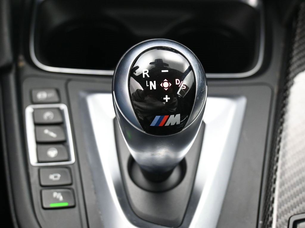 Used 2015 BMW M4 Convertible image 26
