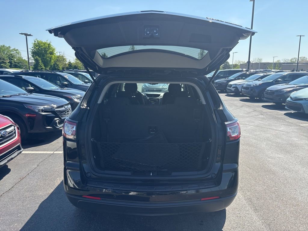 Used 2016 Chevrolet Traverse LT w/ Style and Technology Package FWD image 8