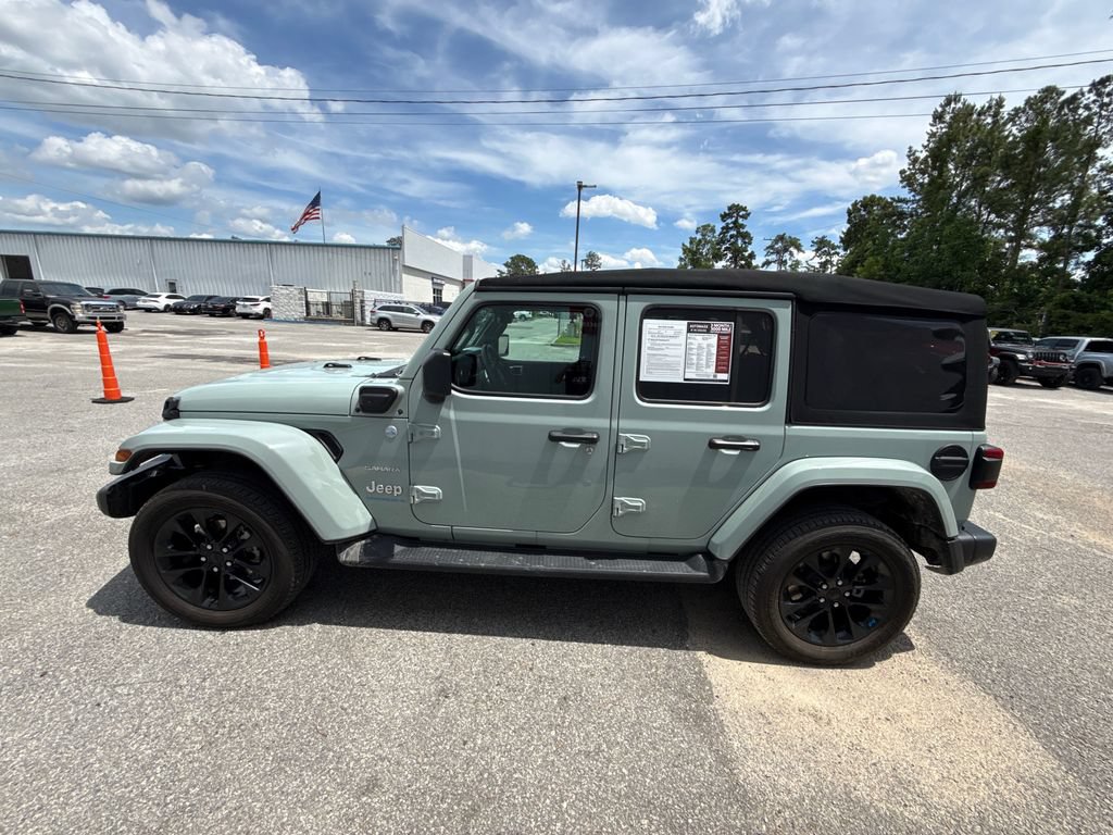 Used 2023 Jeep Wrangler Unlimited Sahara w/ Cold Weather Group AWD/4WD image 5