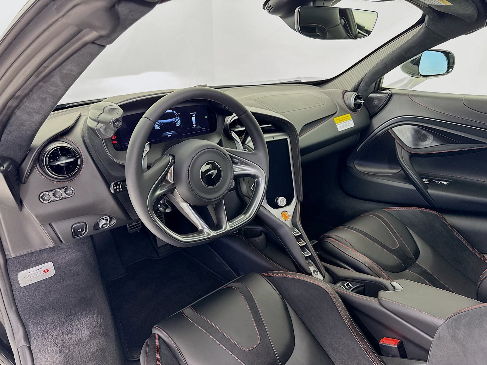 Used 2026 McLaren 750S Spider RWD image 11
