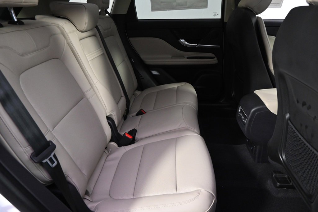 New 2026 Lincoln Corsair Premiere image 18