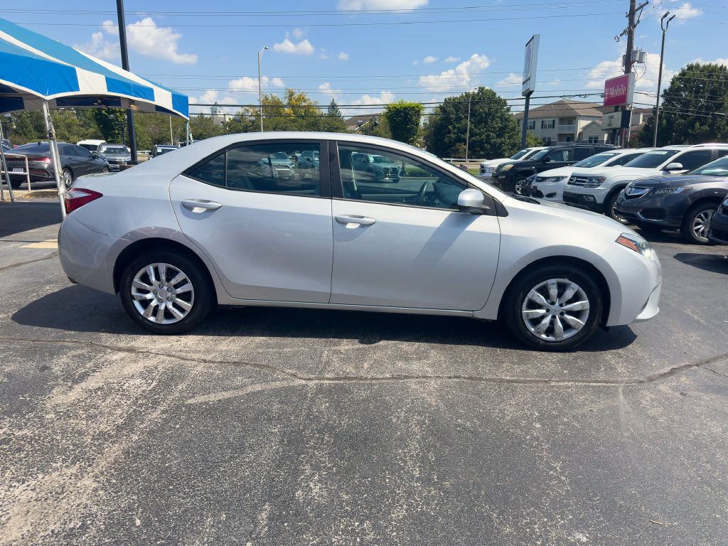Used 2015 Toyota Corolla LE FWD image 8