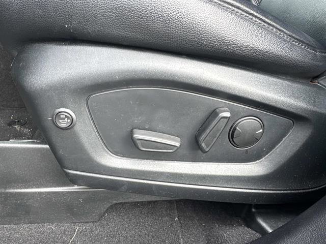 Used 2020 Ford Explorer XLT w/ Equipment Group 202A image 34