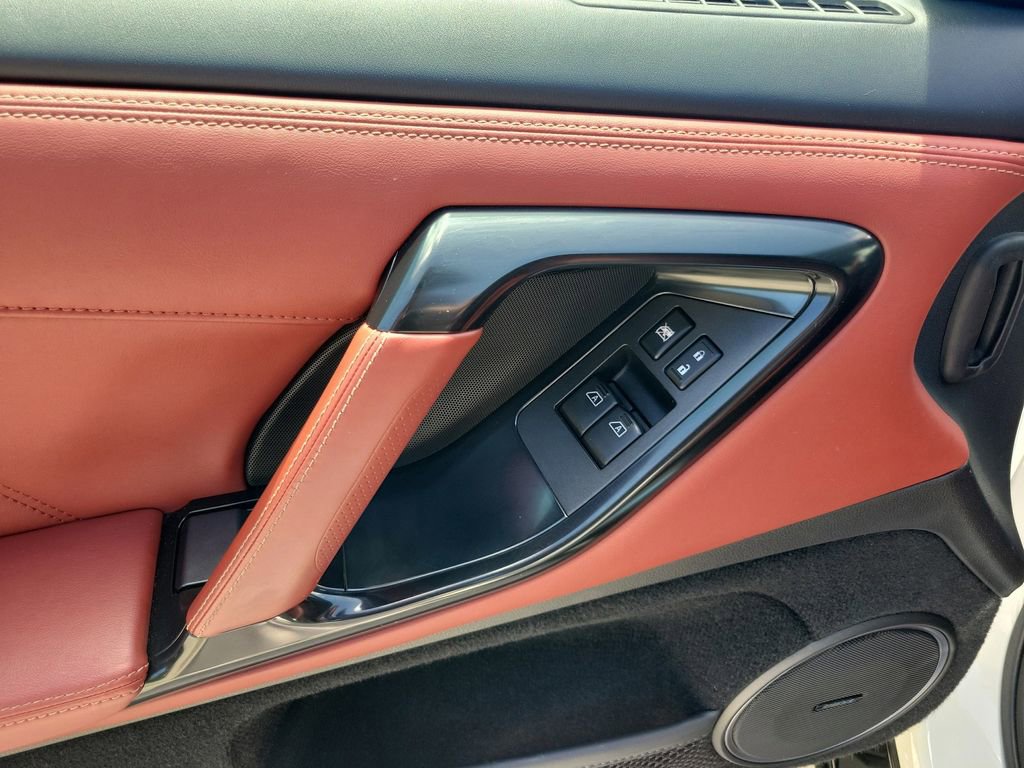 Used 2021 Nissan GT-R Premium image 15
