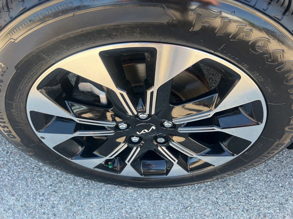 Used 2022 Kia Carnival EX FWD image 40