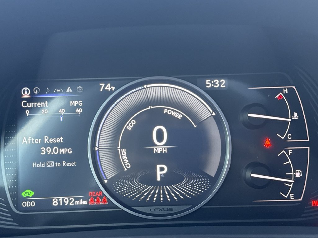 Used 2023 Lexus UX 250h AWD w/ Premium Package image 10
