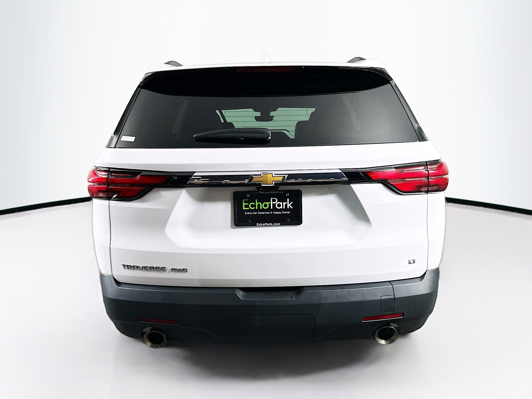 Used 2023 Chevrolet Traverse LT w/ Rear Camera Mirror Package image 7