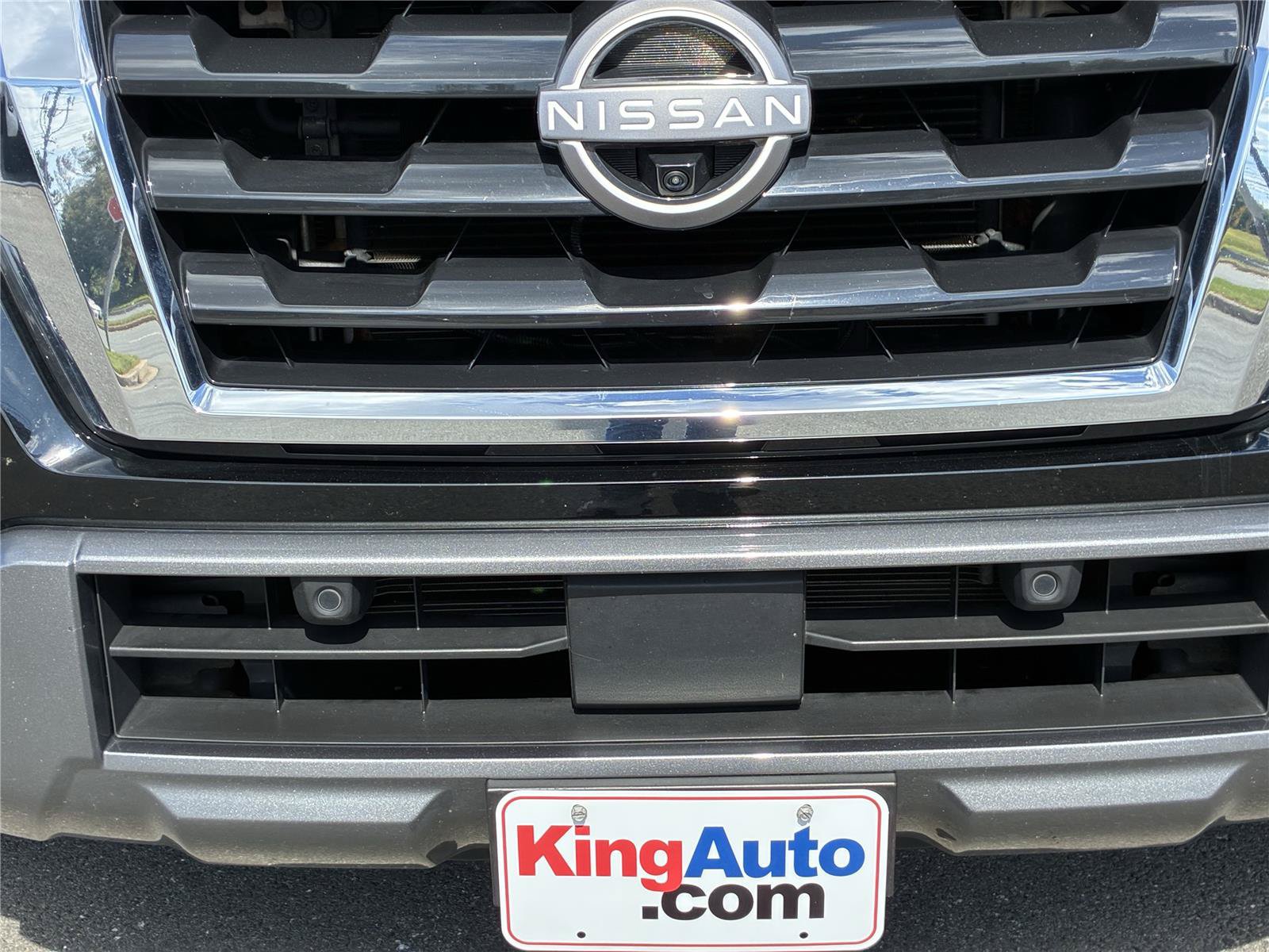 Used 2021 Nissan Armada Platinum w/ Captain's Chairs Package AWD/4WD image 9
