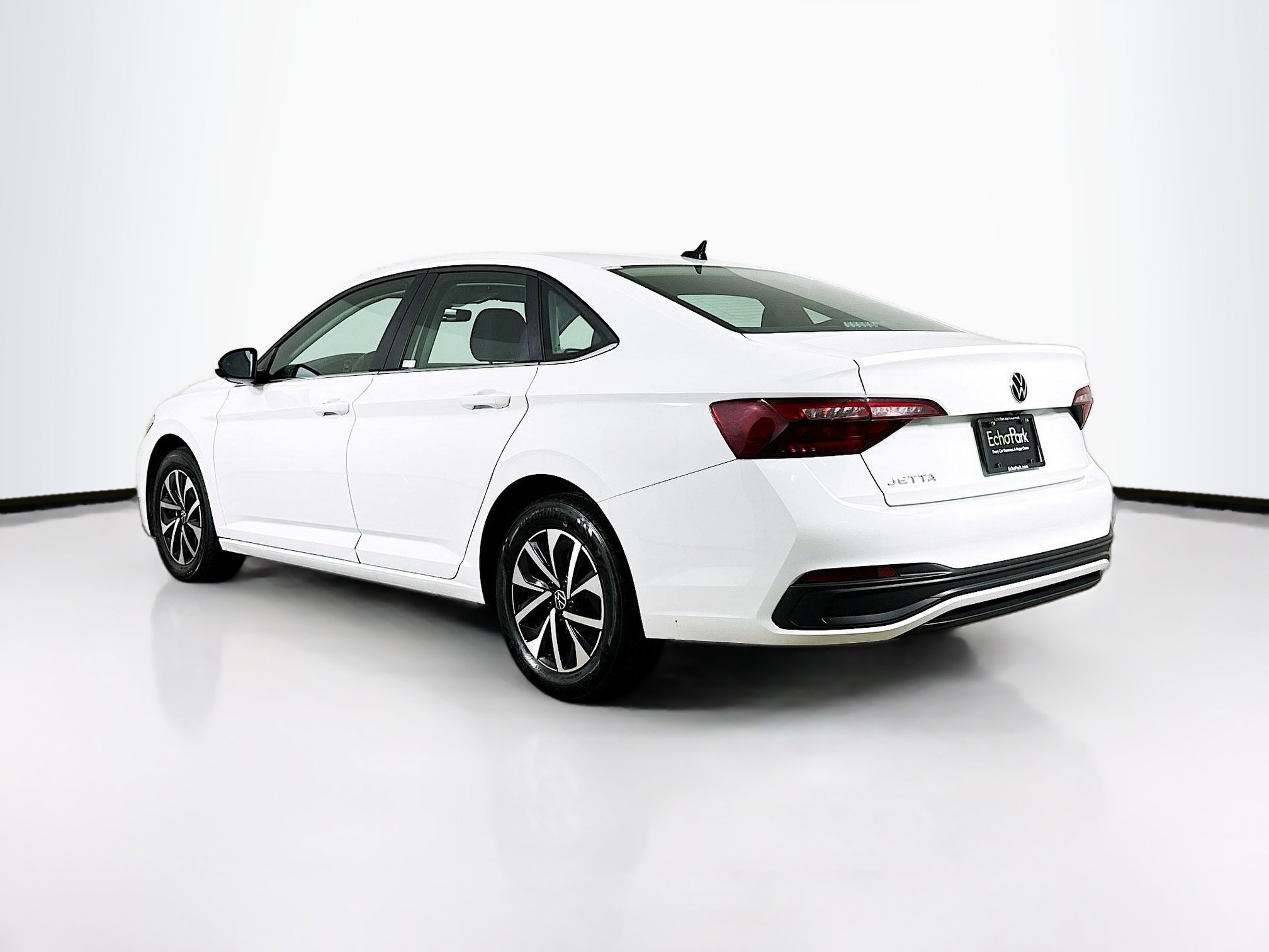 Used 2024 Volkswagen Jetta S image 5