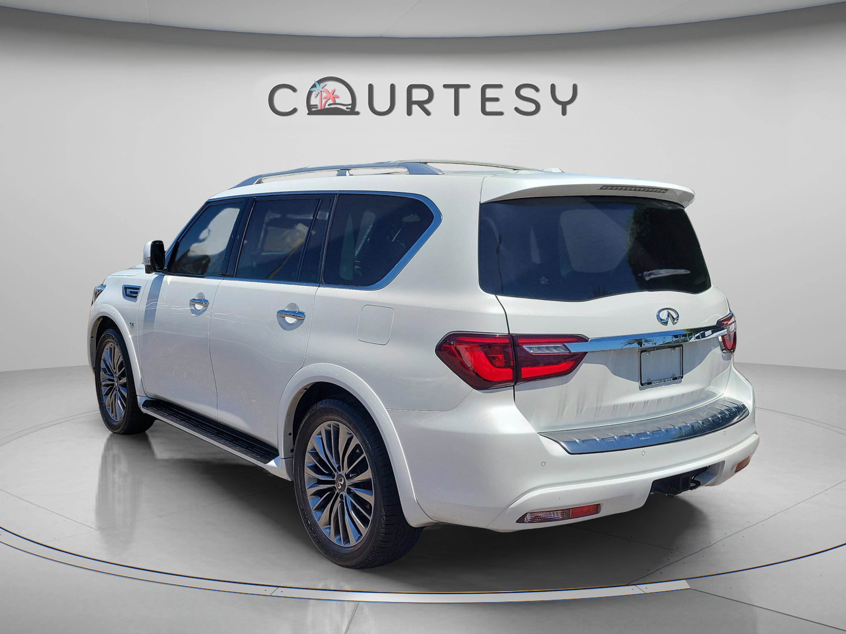 Used 2019 INFINITI QX80 Luxe w/ 22" Wheel Package image 2