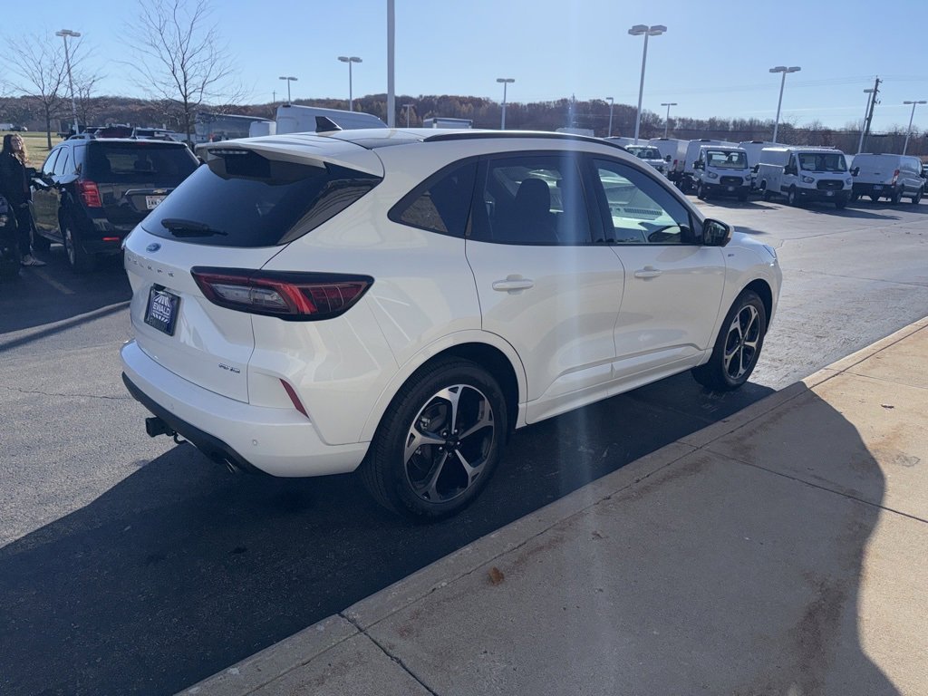 Used 2024 Ford Escape ST-Line Select w/ Tech Pack #2 image 6