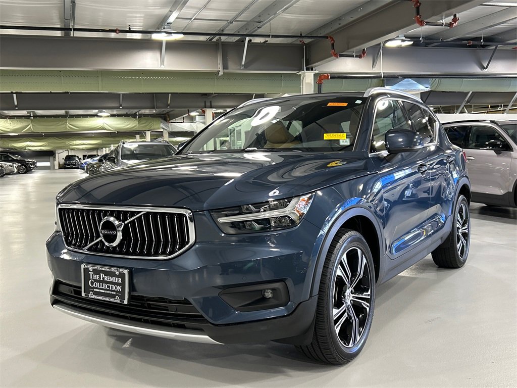 Used 2021 Volvo XC40 T5 Inscription w/ Climate Package image 5