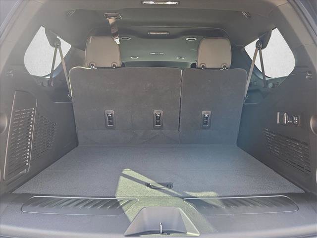 Used 2026 Chevrolet Suburban LT w/ Comfort Package RWD image 6
