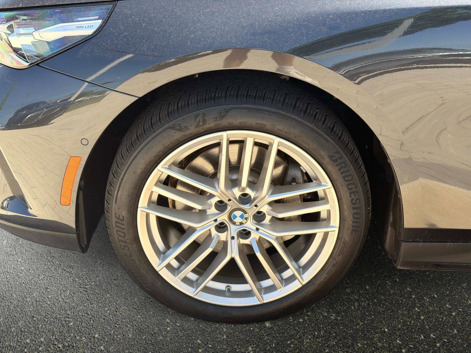 Used 2025 BMW 530i w/ Premium Package RWD image 10