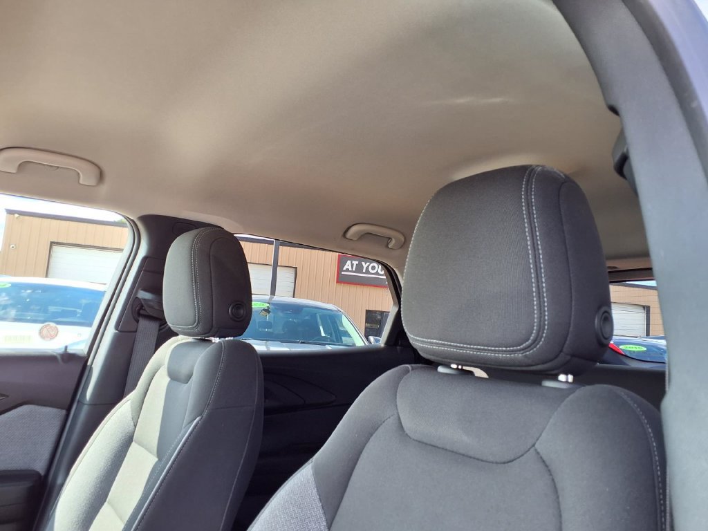 Used 2025 Chevrolet TrailBlazer LT AWD/4WD image 13