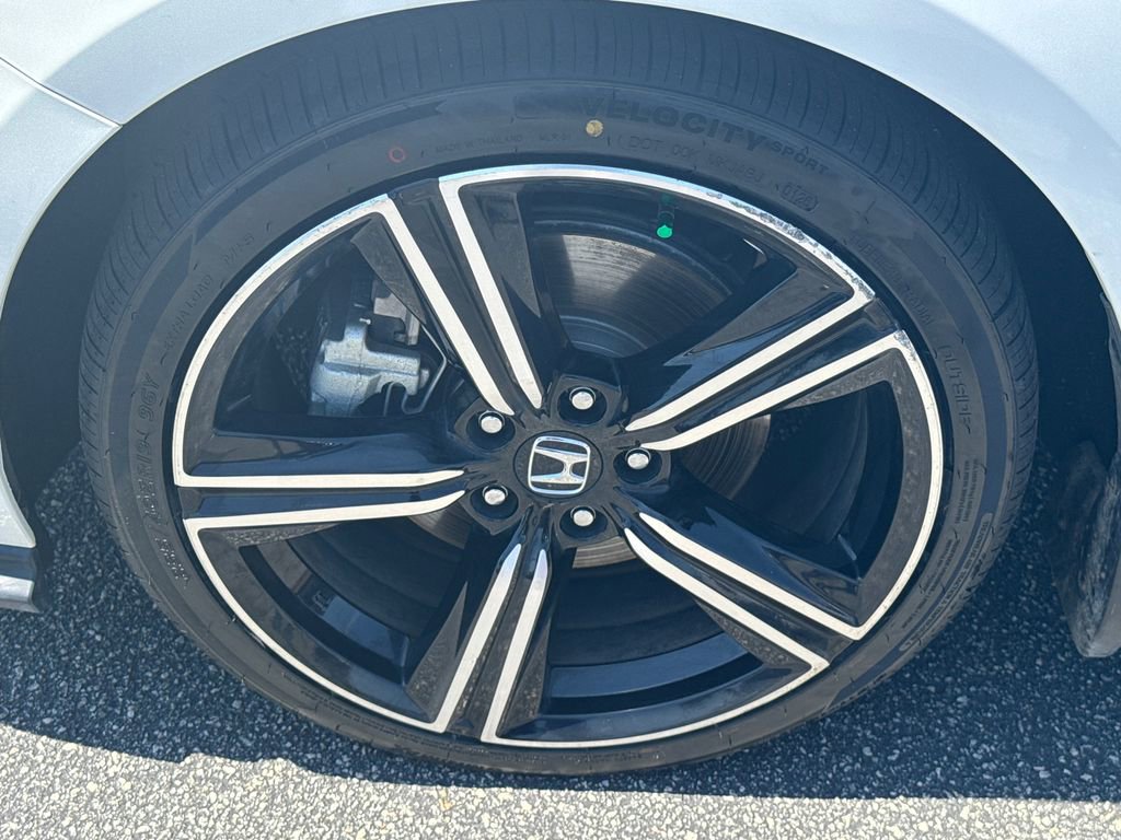 Used 2024 Honda Accord Sport image 11