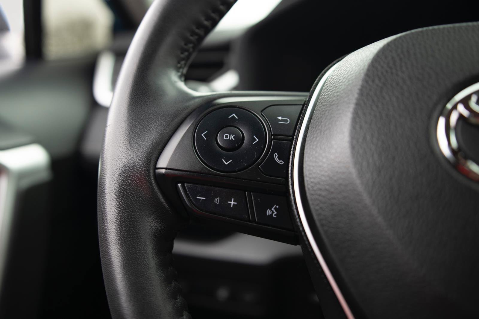 Used 2019 Toyota RAV4 XLE Premium w/ Cold Weather Package AWD/4WD image 6