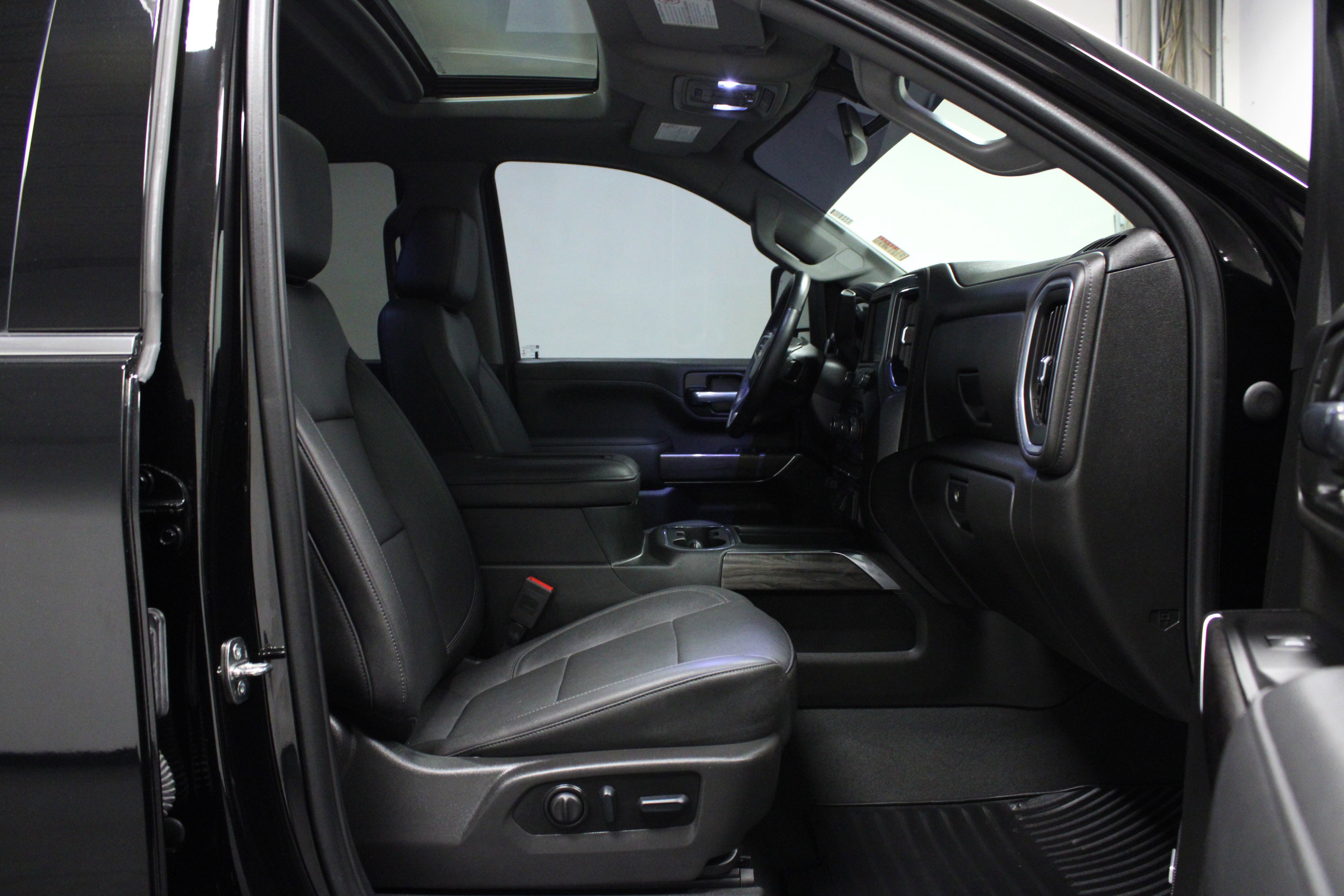 Used 2022 Chevrolet Silverado 2500 LTZ w/ LTZ Convenience Package image 16