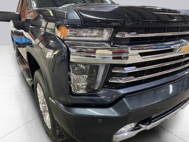 Used 2020 Chevrolet Silverado 2500 High Country w/ Technology Package AWD/4WD image 13