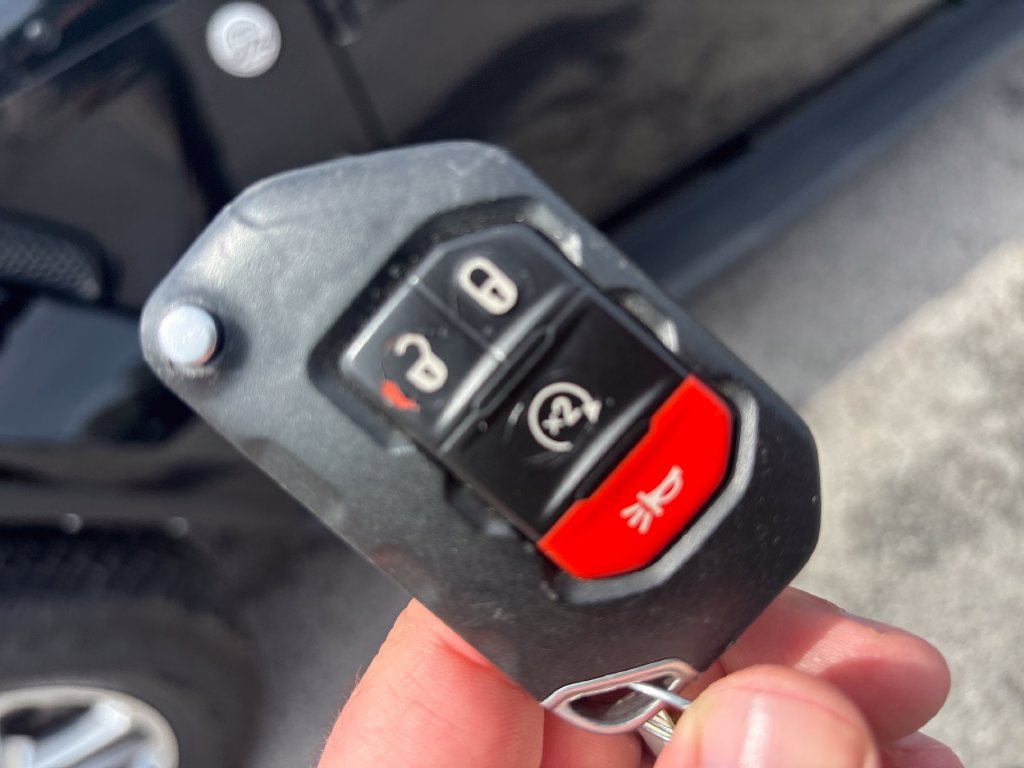 Used 2021 Jeep Wrangler Unlimited Sahara w/ Cold Weather Group AWD/4WD image 34