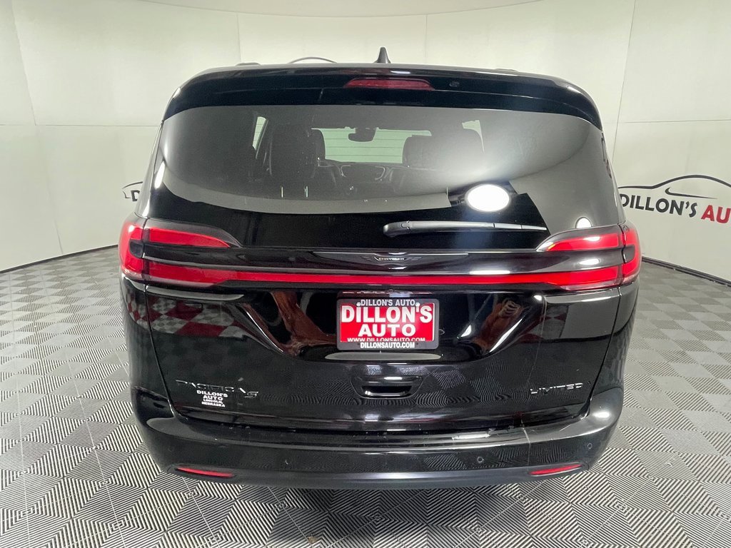 Used 2024 Chrysler Pacifica Limited w/ S Appearance Package image 5