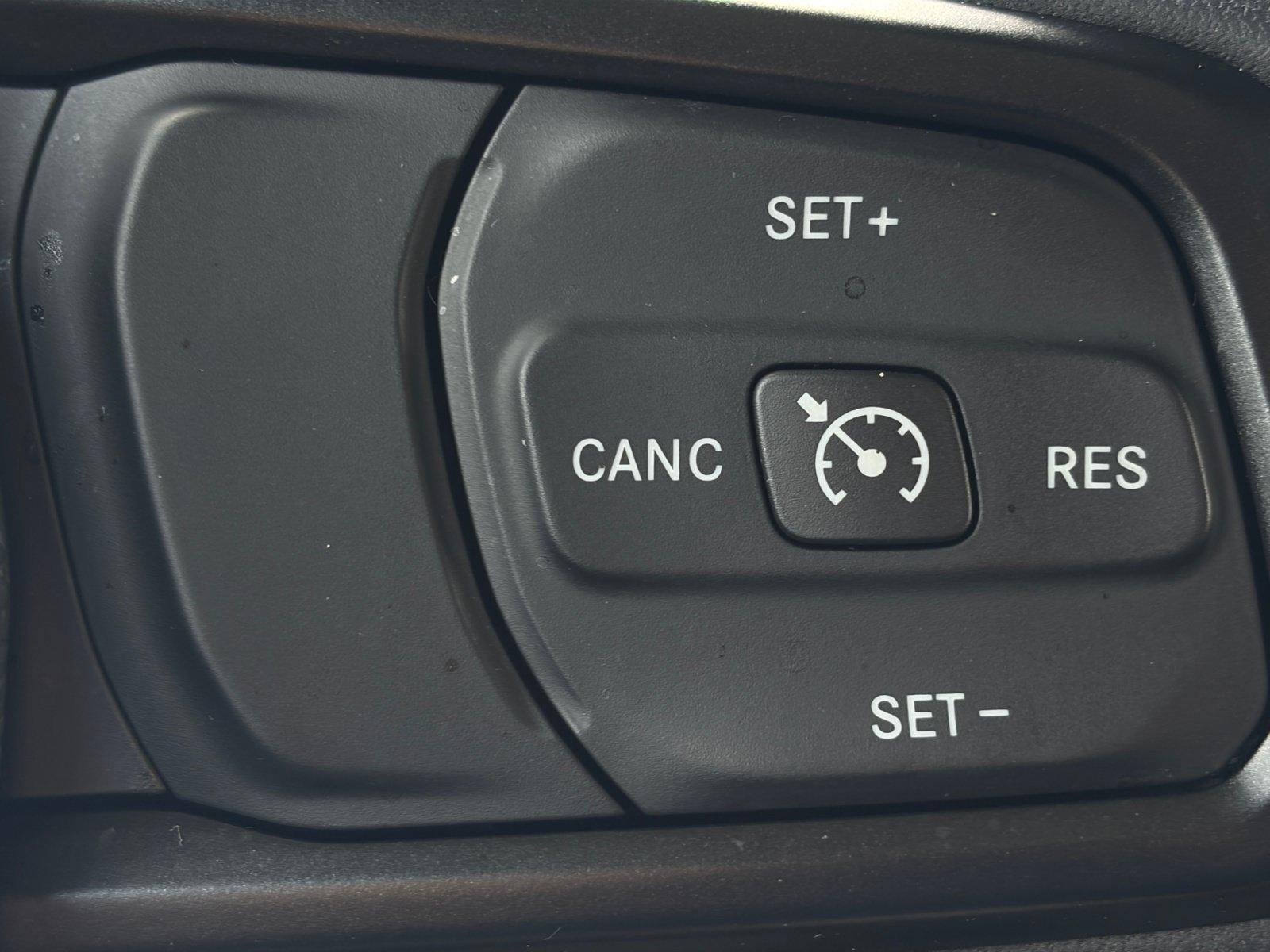 Used 2023 Jeep Gladiator Sport AWD/4WD image 27