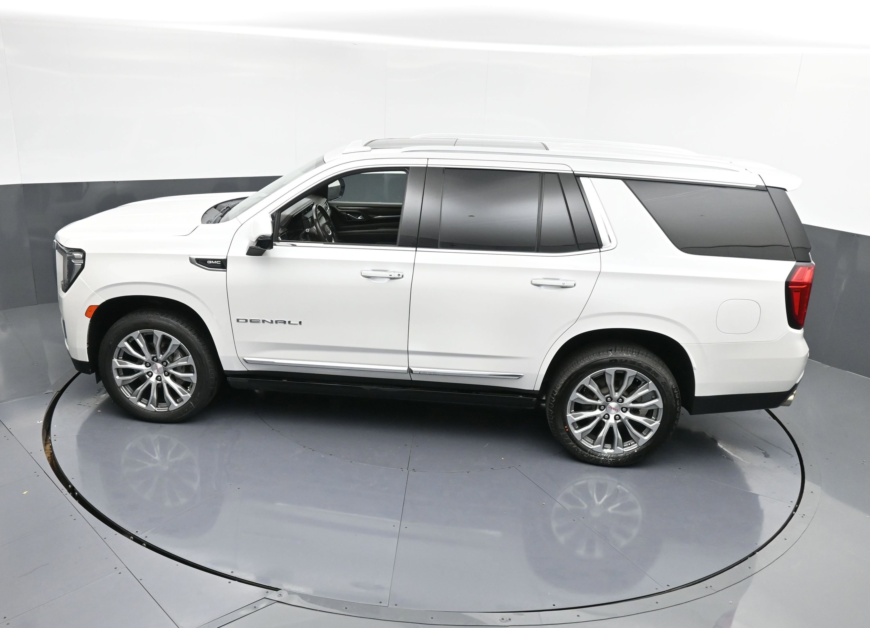 Used 2021 GMC Yukon Denali image 29