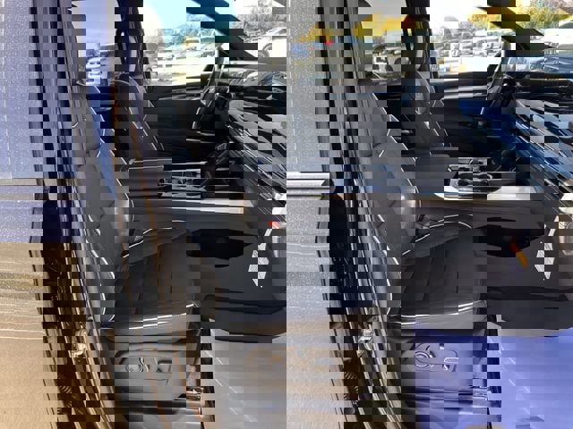 Certified 2026 Cadillac Escalade ESV Sport w/ LPO, ONYX Package image 25