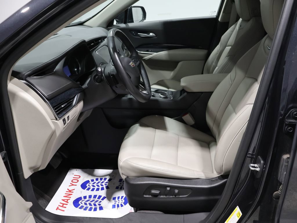 Used 2023 Cadillac XT4 Premium Luxury image 12