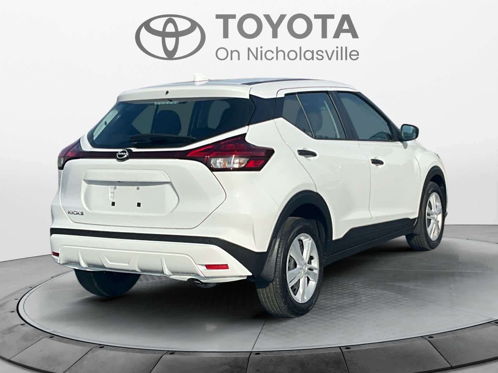 Used 2025 Nissan Kicks Play S FWD image 5