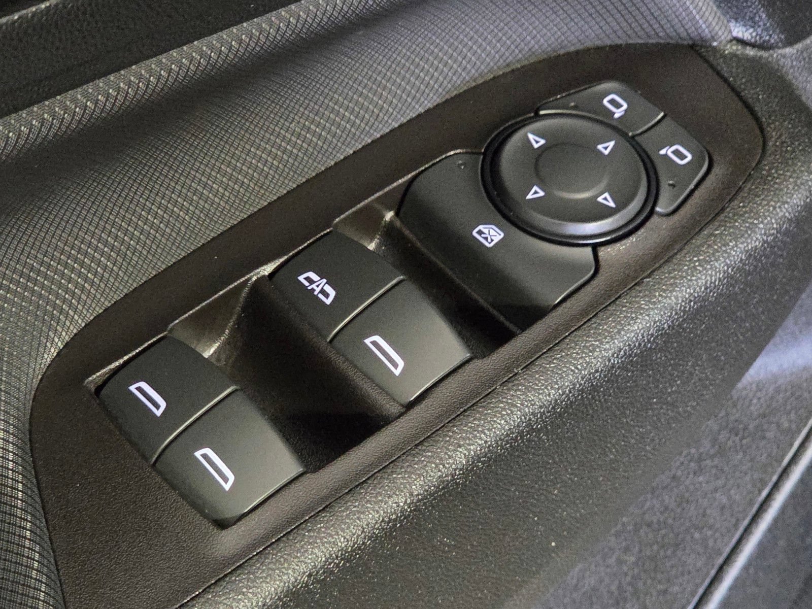 Used 2022 Chevrolet Equinox RS FWD image 21