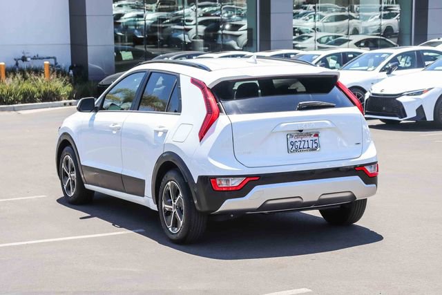 Used 2023 Kia Niro LX FWD image 4
