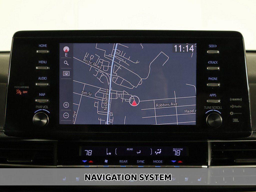 Used 2022 Toyota Sienna Limited image 3