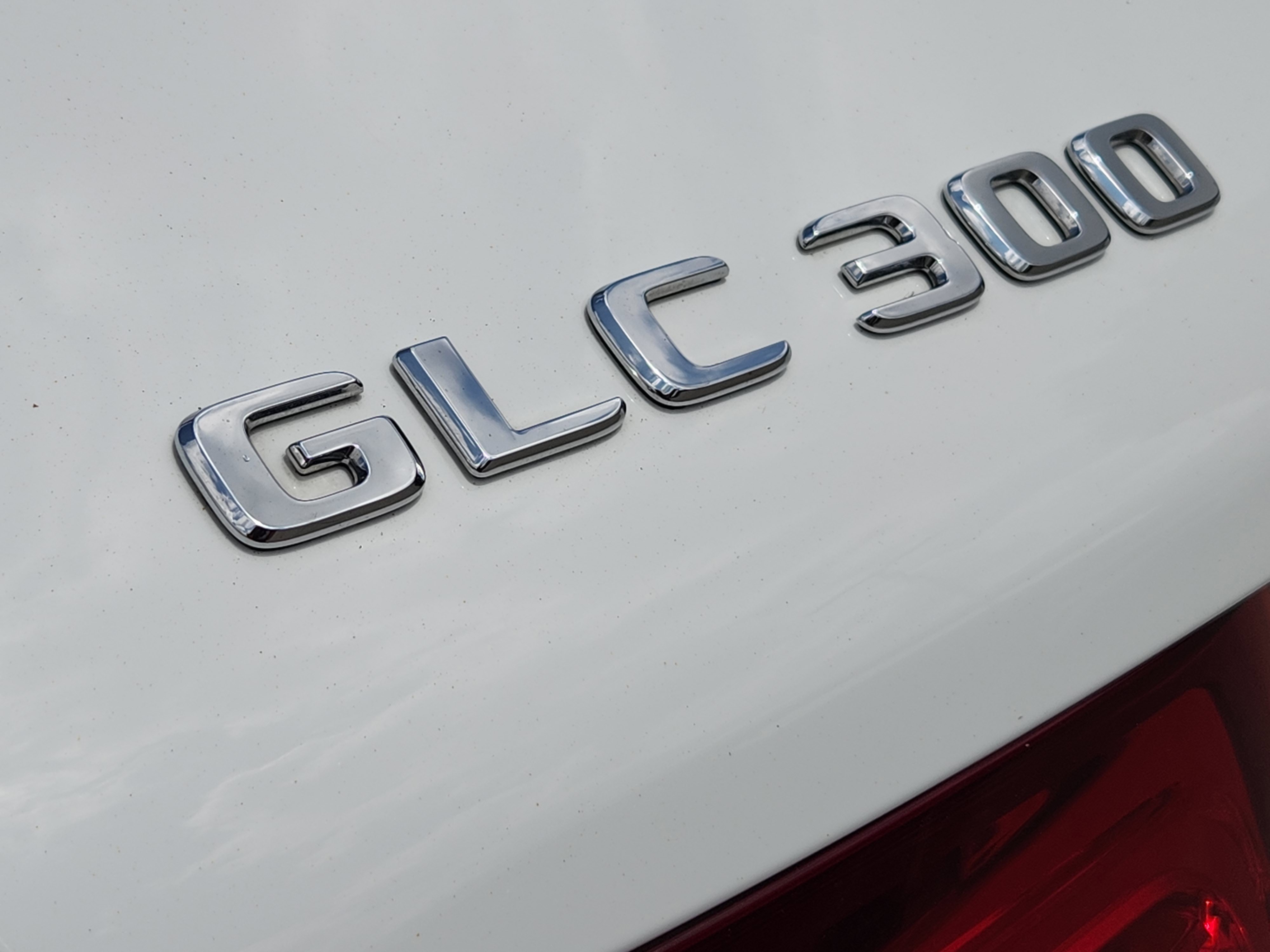 Used 2018 Mercedes-Benz GLC 300 4MATIC image 30