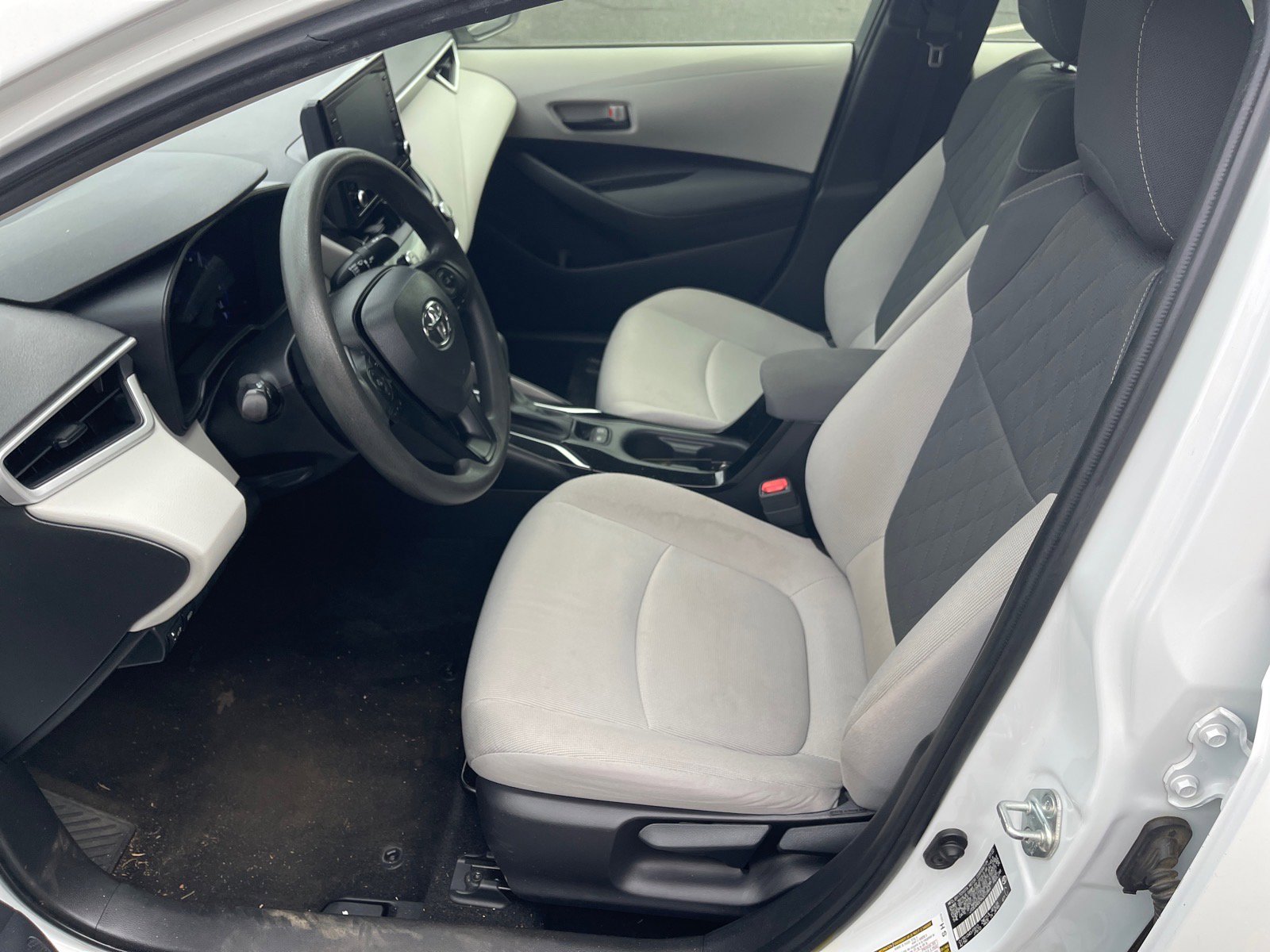 Used 2022 Toyota Corolla LE FWD image 10