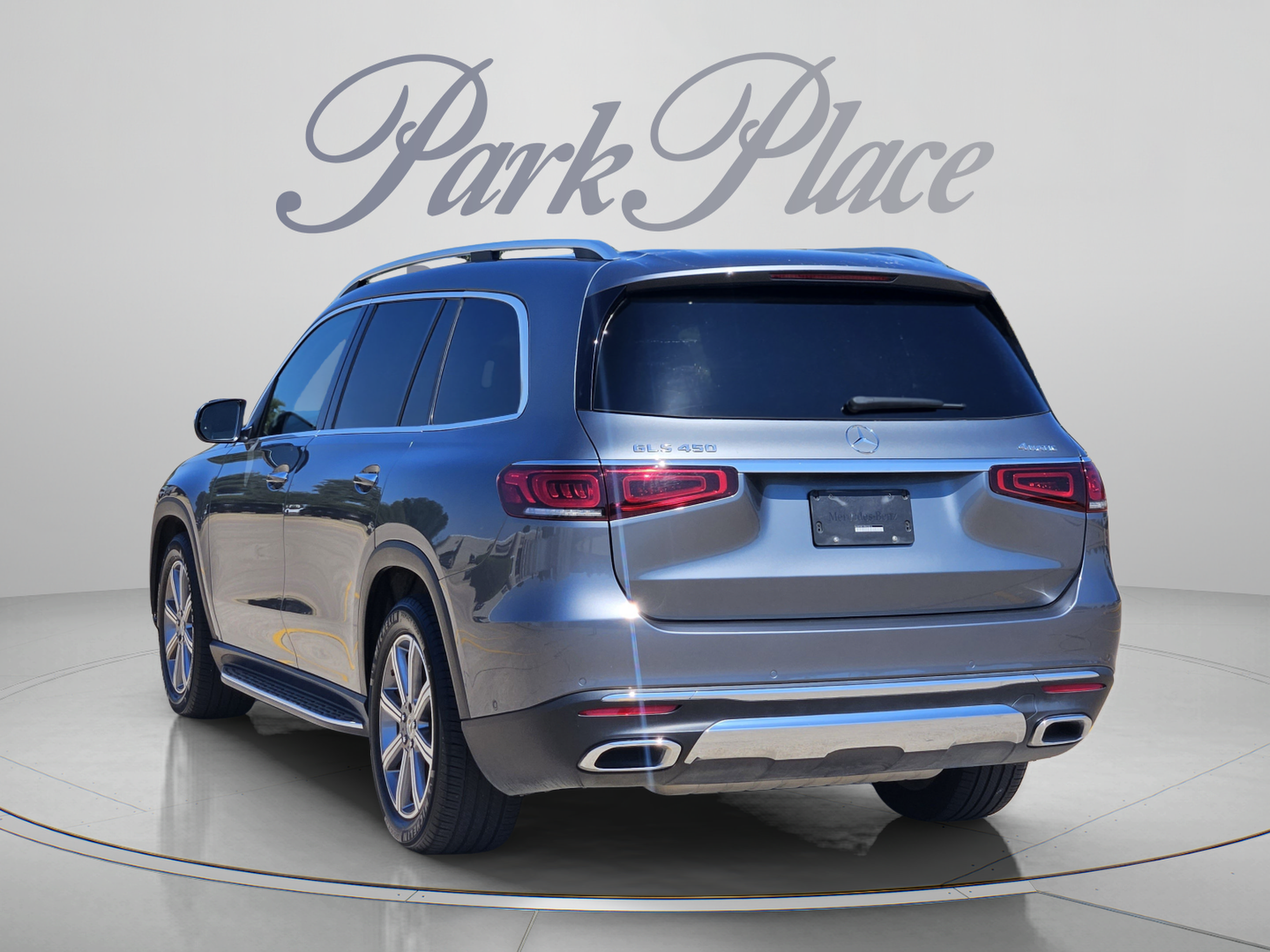 Used 2023 Mercedes-Benz GLS 450 4MATIC image 3