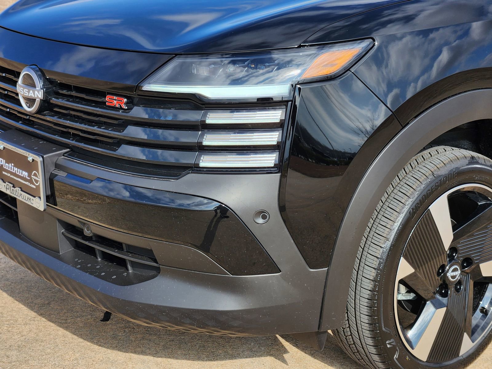 New 2026 Nissan Kicks SR image 9